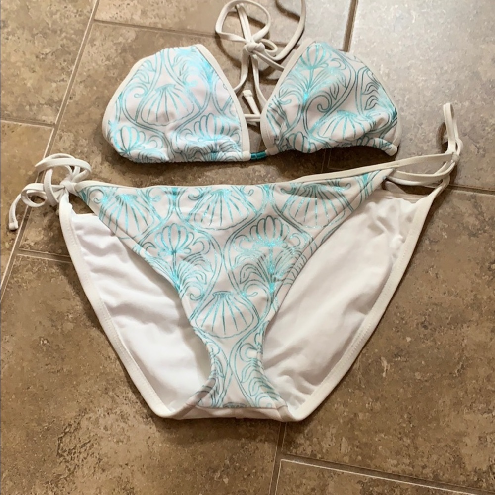 Mossimo white and blue shimmer shell bikini euc